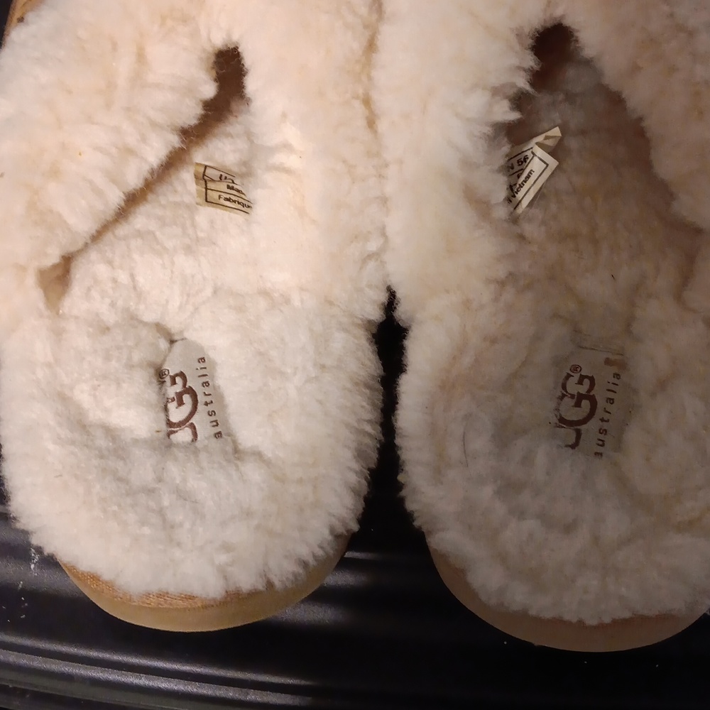 Ugg new size 7 nice an comfort ready to were